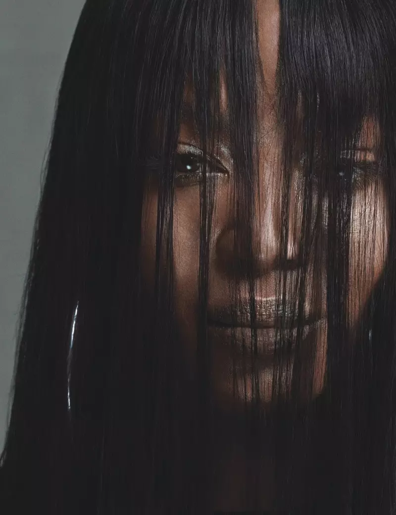 Naomi Campbell speel in W Magazine se Desember-uitgawe