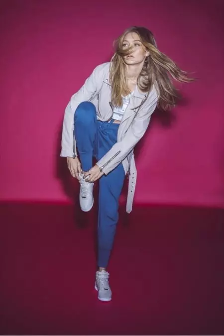 Gigi Hadid poserer i Reeboks 'Always Classic' sneaker-kampagne