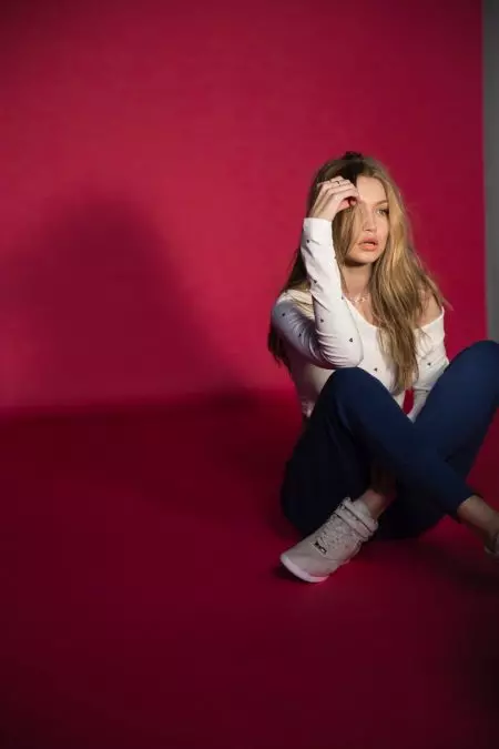 Gigi Hadid poseert in Reebok's 'Always Classic' sneakercampagne