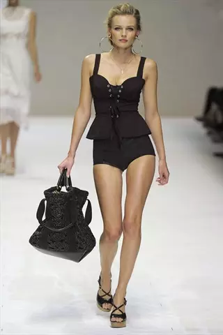 Dolce & Gabbana Gu'gii 2011 | Todobaadka Fashion-ka Milan