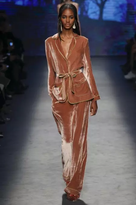 Alberta Ferretti Fall 2016 | Wiki ya Mitindo ya Milan