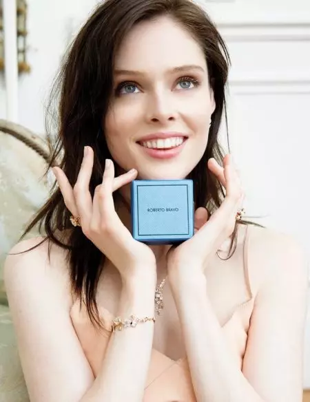 Coco Rocha deslumbra para a campaña de xoias de Roberto Bravo