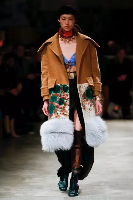 Prada 2017-nji ýylyň güýzünde bezegleri getirýär