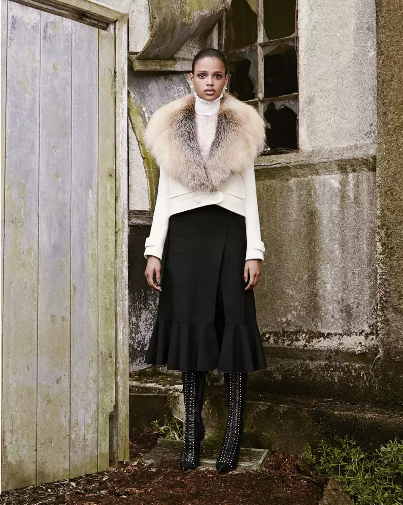 Aya Jones ដើរតួក្នុងកាតាឡុក Bergdorf Goodman's Fall 2015