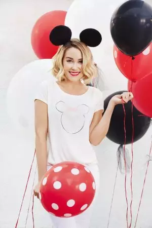 Lauren Conrad lấy cảm hứng từ chuột Minnie cho bộ sưu tập mới