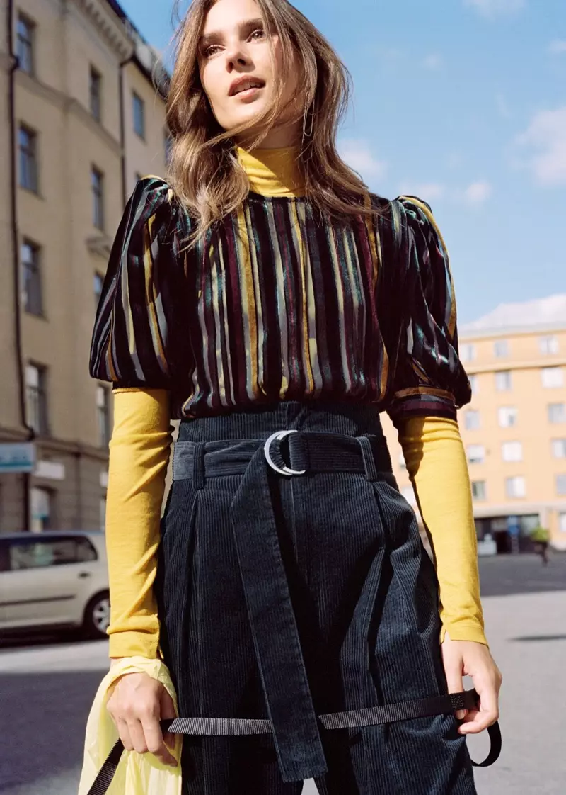 & Akụkọ ndị ọzọ Stripe Velvet Top, Basic Wool Turtleneck and wide-Leg Trousers