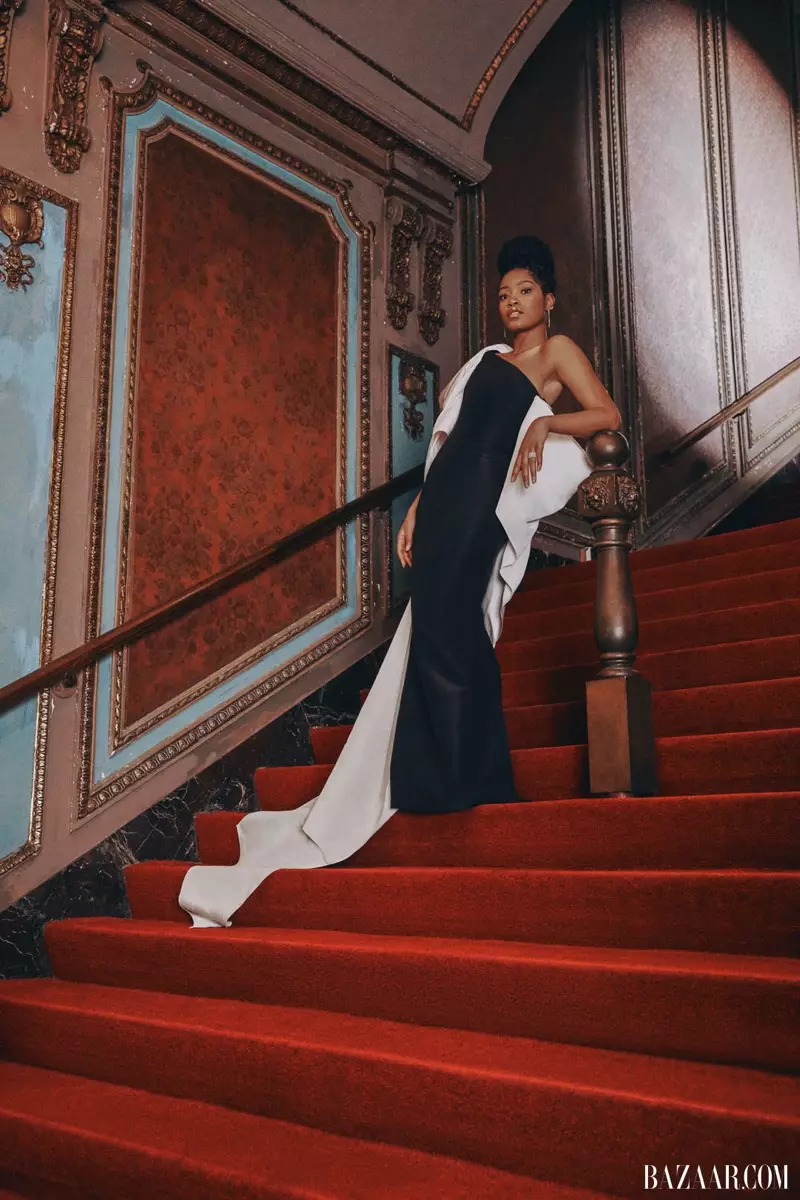 Herečka Keke Palmer nosí šaty Carolina Herrera a Ondyn Fine Jewelry