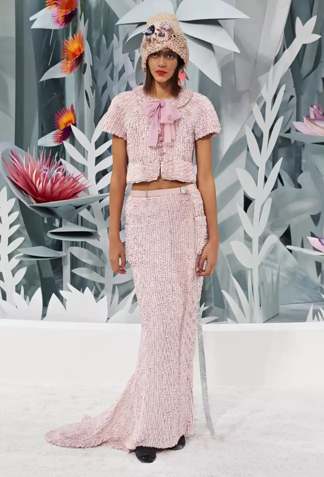 chanel-haute-couture-bahor-2015-uchish-qo'nish yo'lagi-shou05