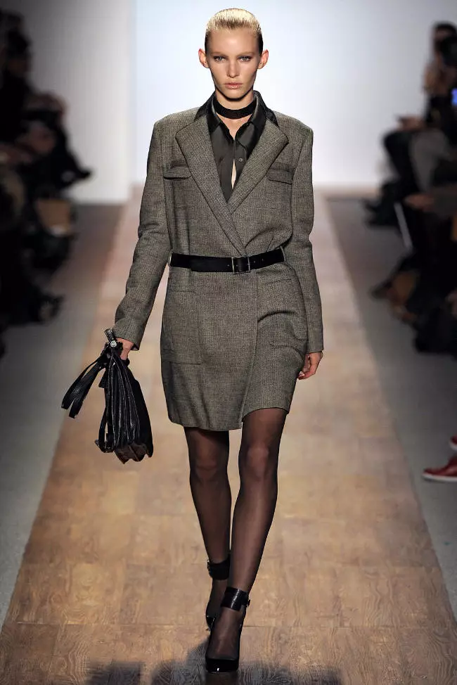 Max Azria Mudhun 2011 | New York Fashion Week