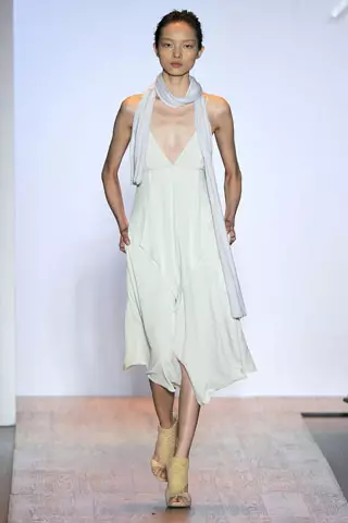 Max Azria Spring 2011 | နယူးယောက်ဖက်ရှင်ရက်သတ္တပတ်