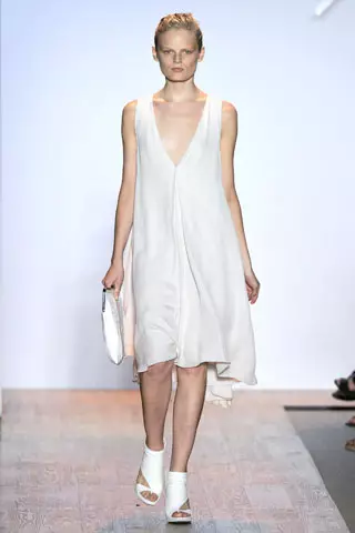 Max Azria jaro 2011 | New York Fashion Week