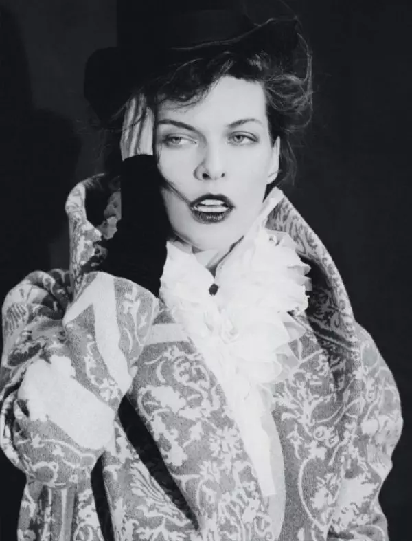 Milla Jovovich oleh Igor Vishnyakov untuk Harper's Bazaar Russia