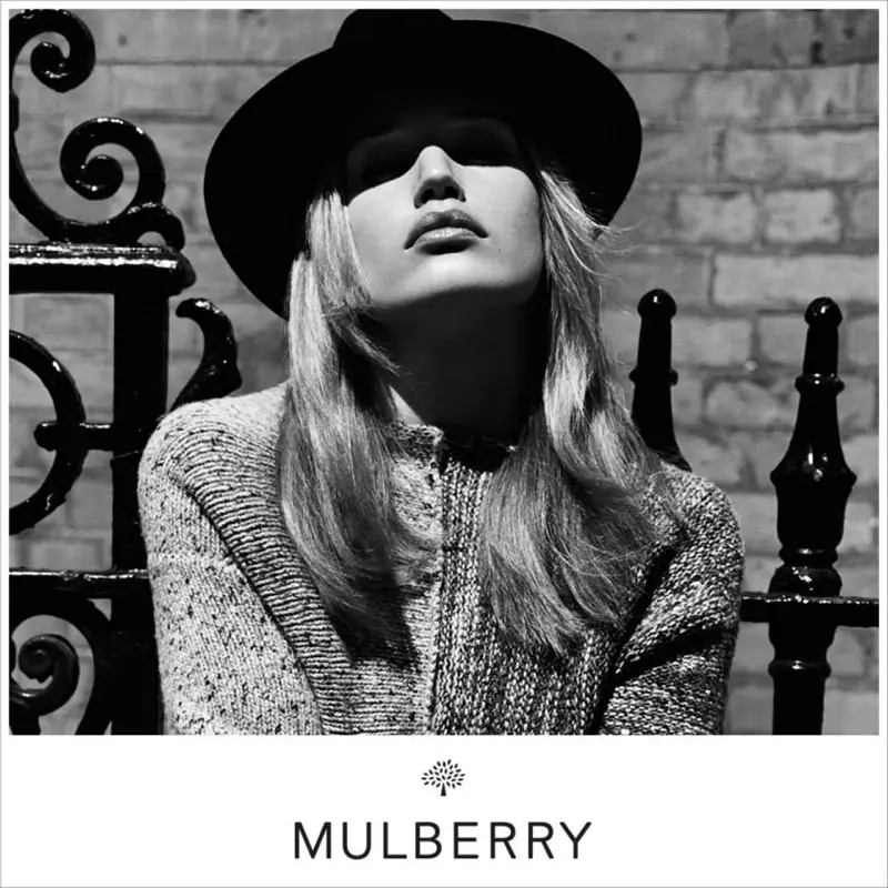 Џорџија Меј Џегер позира во Лондон за рекламите на Mulberry за есен 2015 година