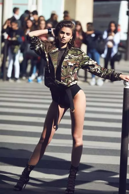 Taylor Hill Smolders nella collezione Primavera 2017 di Alexandre Vauthier