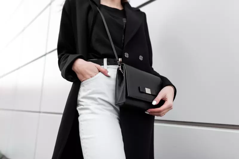 Vehivavy Cropped Black Coat Shirt White Jeans Bag