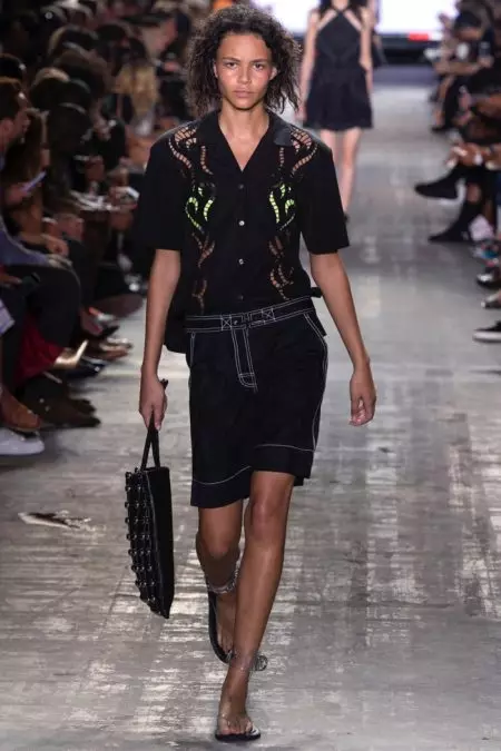 Alexander Wang celebra o estilo de surf para a primavera de 2017