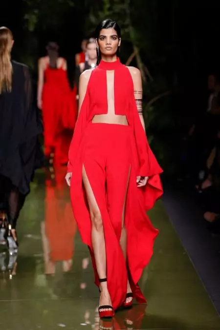 “Balmain” 2017-nji ýylyň bahary üçin has ýumşak tarapyny görkezýär