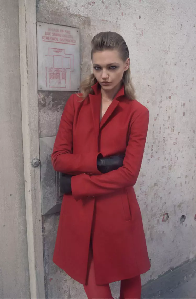 Hugo Boss Fall 2011 캠페인의 Hugo를 위한 Sasha Pivovarova