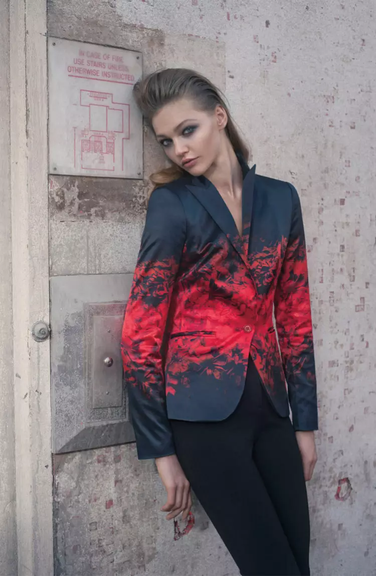 Sasha Pivovarova voor Hugo door Hugo Boss Herfst 2011 Campagne