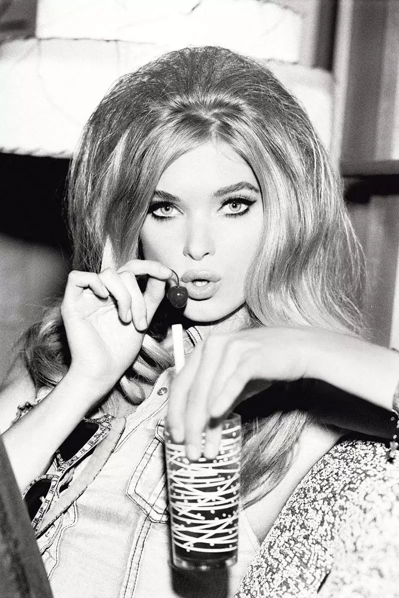 Qiyaas Dayrta 2010 Ololaha | Alyssa Miller iyo Elsa Hosk waxaa qoray Ellen von Unwerth