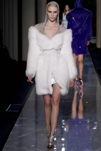 Atelier Versace Caij nplooj ntoos hlav/Lub caij ntuj sov 2014 | Paris Haute Couture