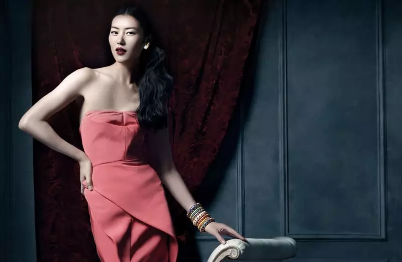 مائیکل تھامسن نے Tiffany & Co. Spring 2013 مہم کے لیے Liu Wen، Doutzen Kroes، Karen Elson اور More کو گولی مار دی