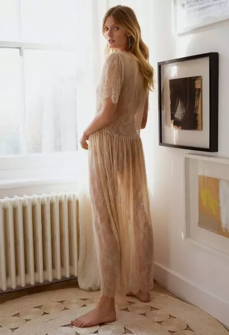 Constance Jablonski se luce en la colección de lencería de primavera de Zara Home