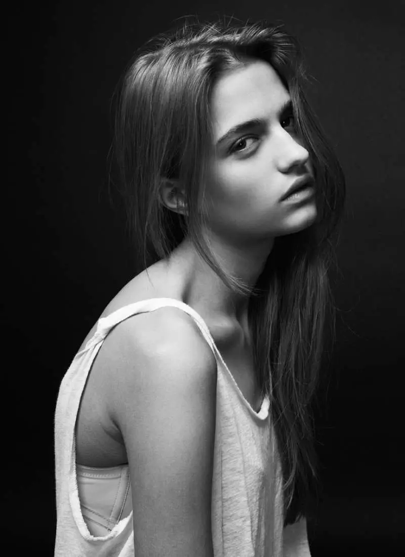 Portret | Veronika Vilim, Ross Shields