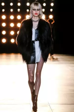 قم بتشغيل قناة Rock & Roll Princess الخاصة بك مع Saint Laurent