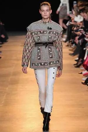 Isabel Marant abbina look a vita alta con maglioni boxy per l'autunno 2015