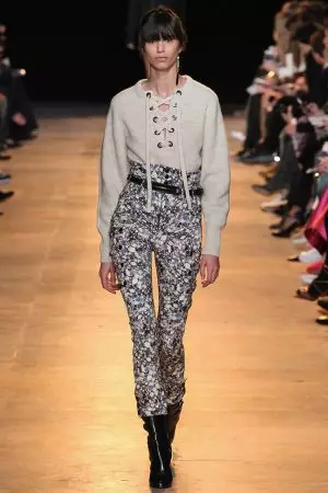 Isabel Marant abbina look a vita alta con maglioni boxy per l'autunno 2015