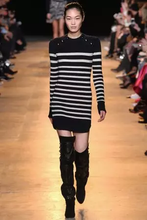 Isabel Marant abbina look a vita alta con maglioni boxy per l'autunno 2015