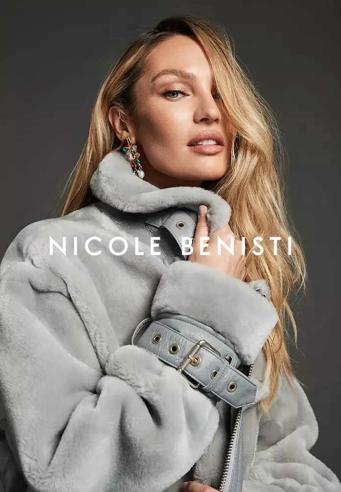 Candice Swanepoel shearlingben pózol Nicole Benisti 2021 őszi-téli kampányában.