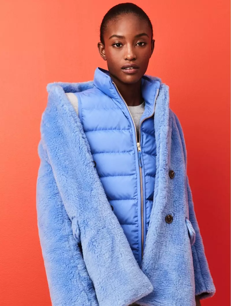 J. Crew The Teddy Coat z plyšového fleecu, Mountain Puffer Vest a Everyday Cashmere Crewneck Svetr