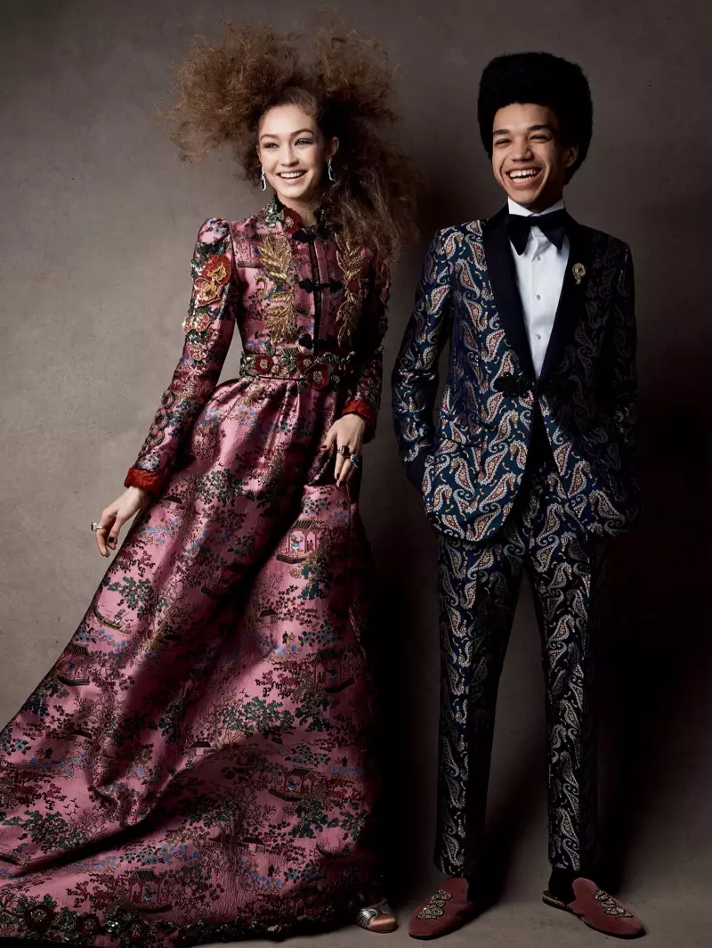 Cùng với Justice Smith, Gigi Hadid diện váy jacquard và giày Gucci