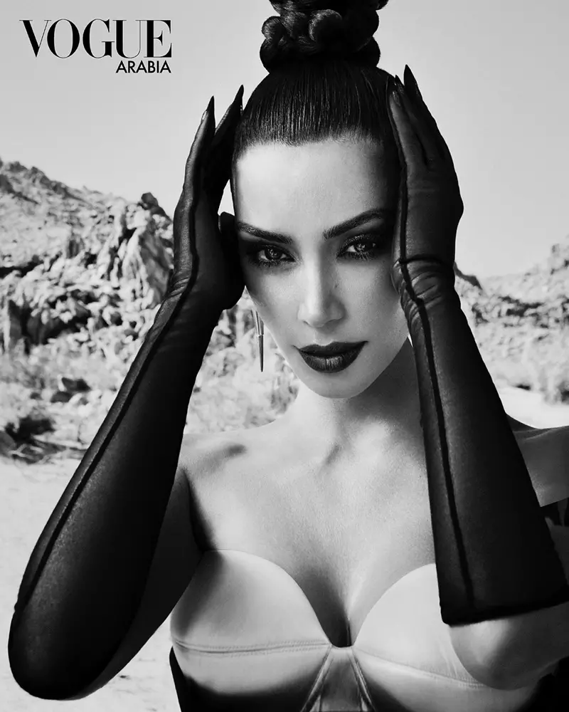 Kim Kardashian Vogue Arabia 2019 Mugler forsíðumyndataka