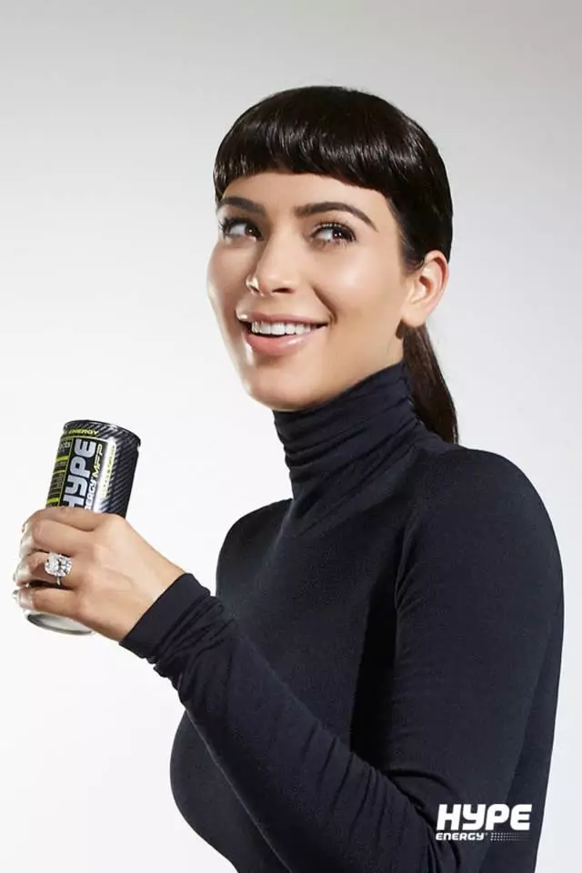 Kim Kardashian සඳහා Hype Energy Drink (ඡායාරූප)