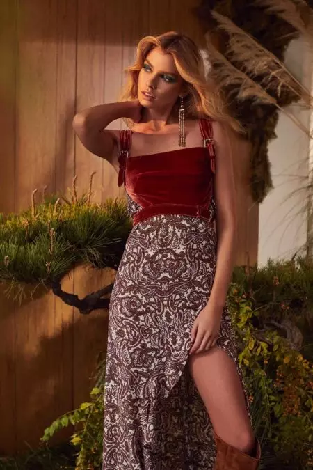 Stella Maxwell i Stíleanna For Love & Lemons '70s le haghaidh Fall 2018