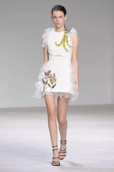 Giambattista Valli Embraces Florals សម្រាប់និទាឃរដូវឆ្នាំ 2016 Couture