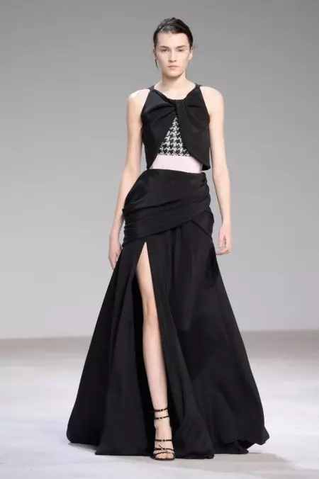 Giambattista Valli חובקת פרחים לקוטור אביב 2016