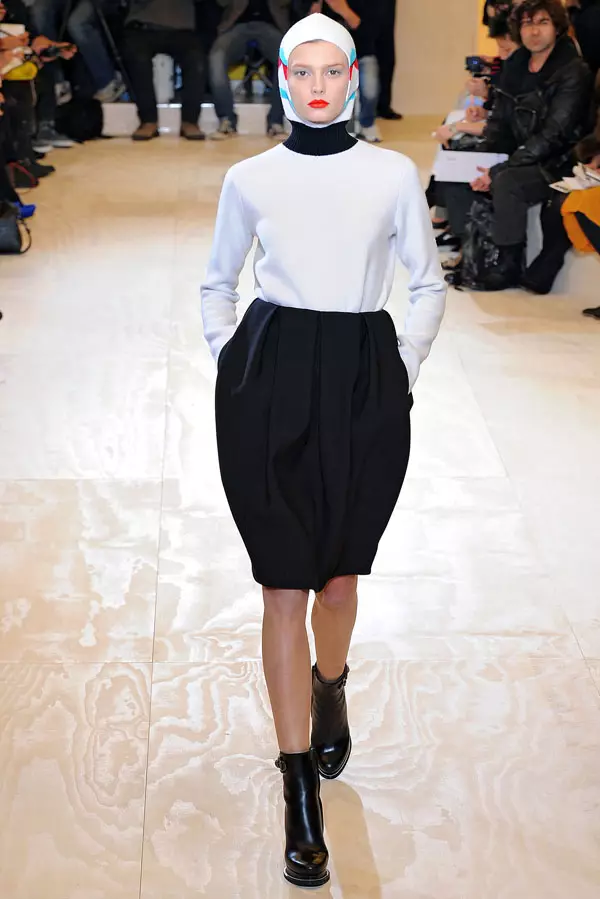 Jil Sander Fall 2011 | မီလန်ဖက်ရှင်ရက်သတ္တပတ်