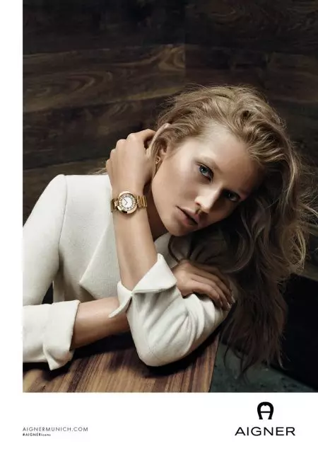 Toni Garrn, “Aigner's Fall 2016” kampaniýasy üçin Iris Apfel-e goşulýar