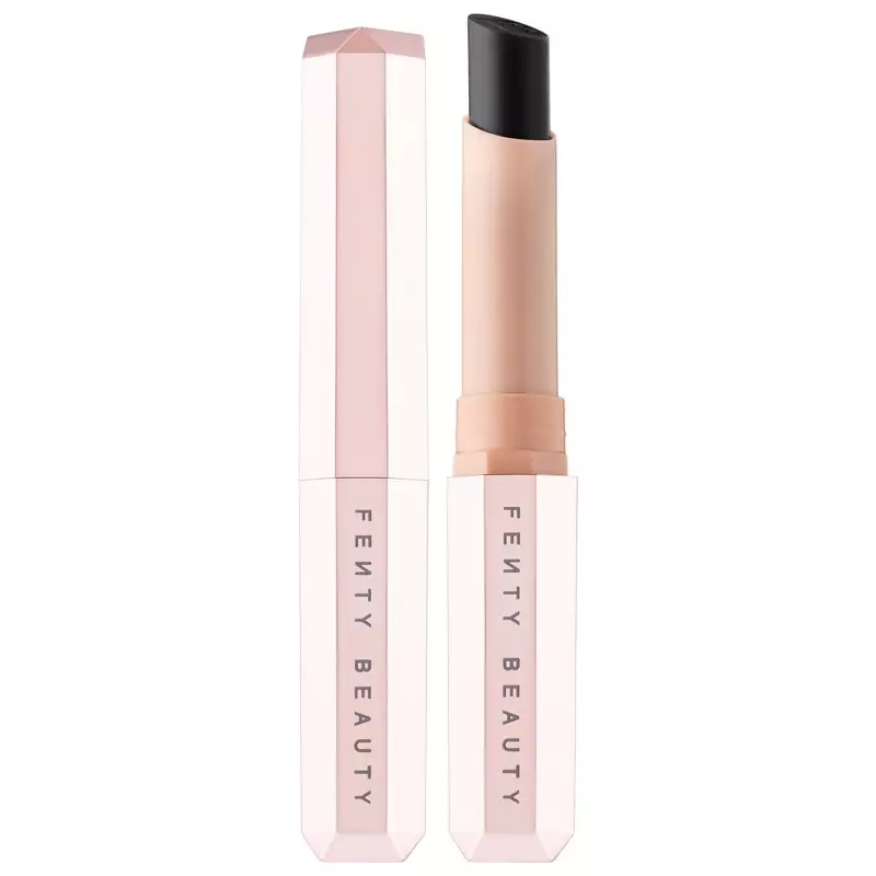 Fenty Beauty Mattemoiselle matēta lūpu krāsa F'N Black krāsā 18 USD