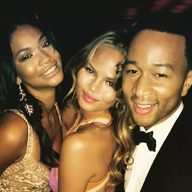 Sina Chanel Iman, Chrissy Teigen at John Legend ay nagsaya sa post-Oscars party