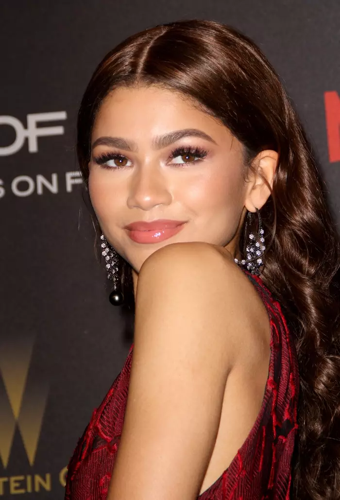 IONAWR 2016: Zendaya ym Mharti Golden Globes Cwmni Weinstein 2016 gyda golwg colur glam. Llun: CarlaVanWagoner / Shutterstock.com