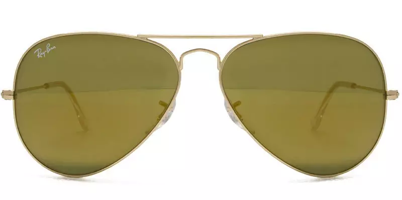 Classic Aviator sunglasses gikan sa Ray-Ban