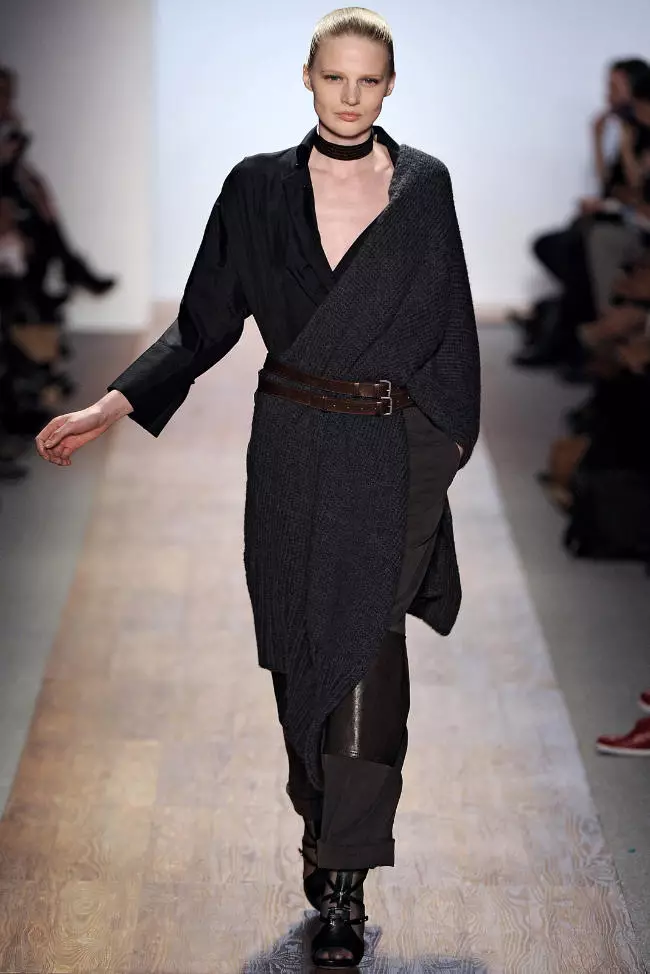 Max Azria Fall 2011 | Izu Ejiji New York