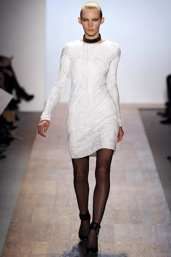 Max Azria Mudhun 2011 | New York Fashion Week