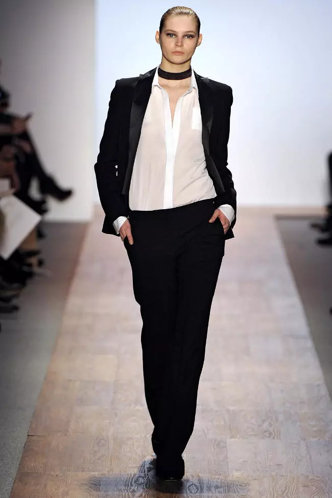 Max Azria Mudhun 2011 | New York Fashion Week