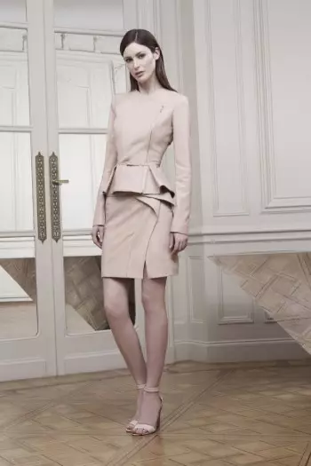 Elie Saab Ṣe Chic Ọsan fun ohun asegbeyin ti 2015